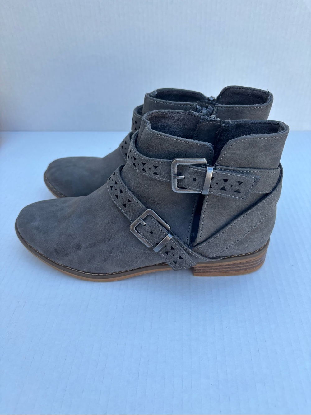 Women's Gray Suede Ankle Boots with Buckle Straps size 7.5